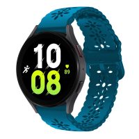 eses Silikónový remienok dierkovaný so vzorom pre Samsung Galaxy Watch 4, 5, 6, 7 - Tyrkysovo modrý, 20 mm