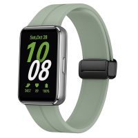 eses Silikónový remienok s magnetickou sponou pre Samsung Galaxy Fit 3 - Zelená