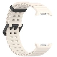 eses Silikonový dírkovaný řemínek pro Samsung Galaxy Watch 8 - Béžový