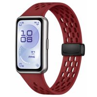 eses Silikónový dierkovaný remienok s magnetickou prackou pre Huawei Band 11 a Huawei Band 11 Pro - Červený